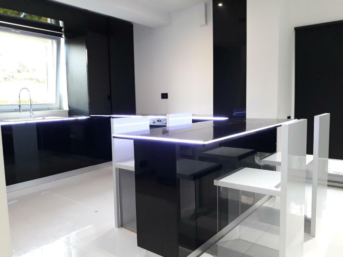 Năvodari Ezra Luxury Apartments מראה חיצוני תמונה