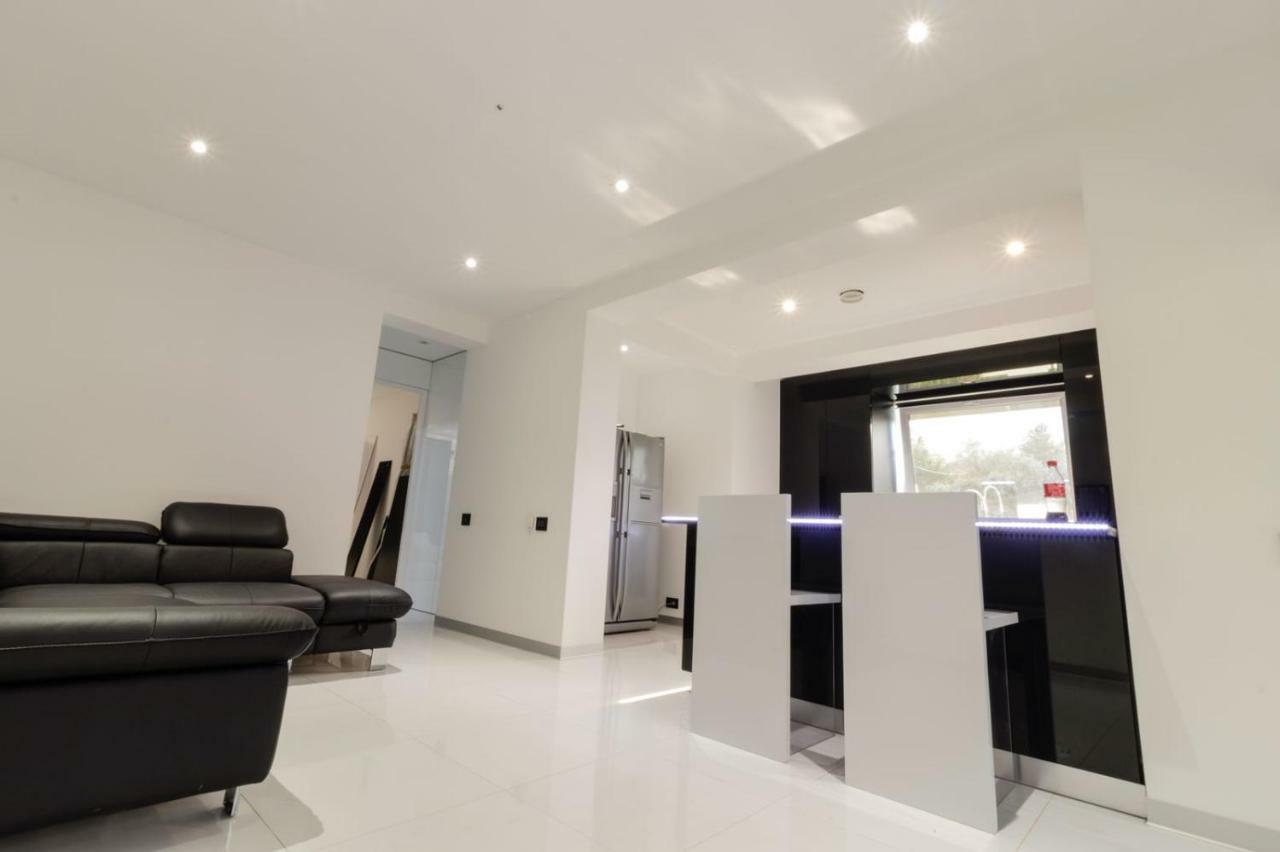 Năvodari Ezra Luxury Apartments מראה חיצוני תמונה